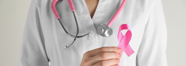 Conocer el riesgo genético de padecer cáncer de mama permite anticiparse con medidas preventivas eficaces.
